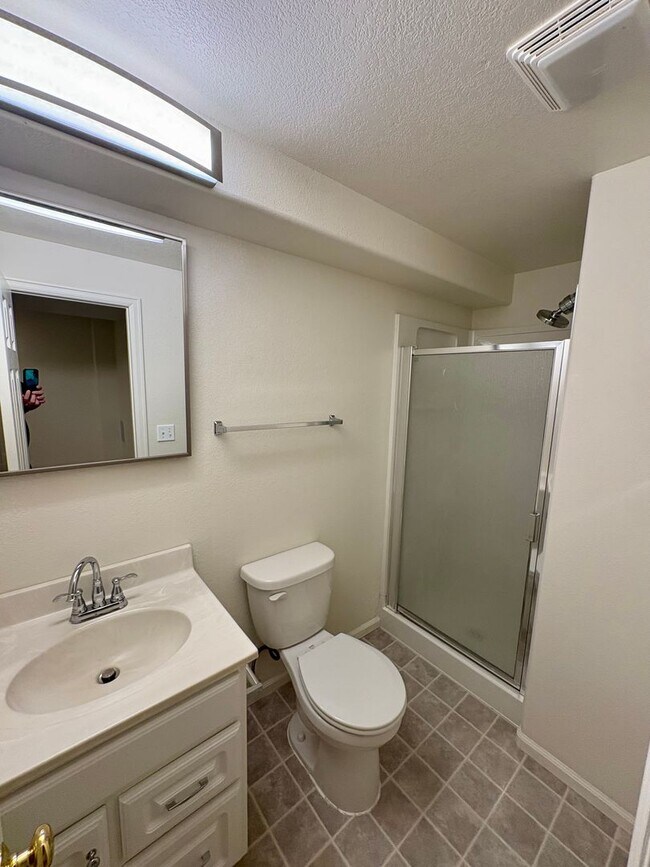 Building Photo - Highlands Ranch 3bed, 3.5 bath