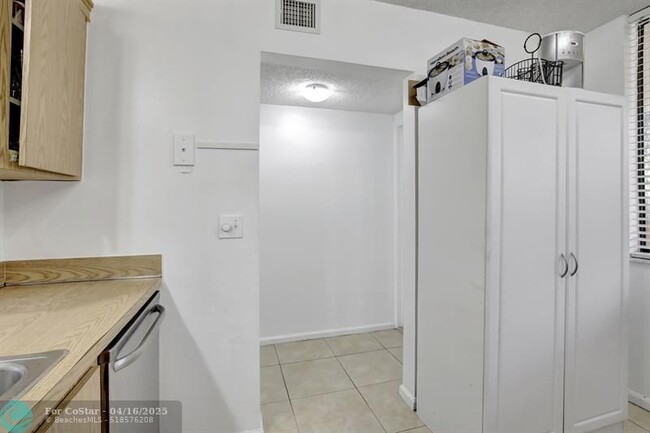 Building Photo - 8592 W Sunrise Blvd
