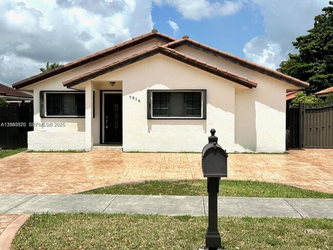 Building Photo - 2514 SW 138th Ave