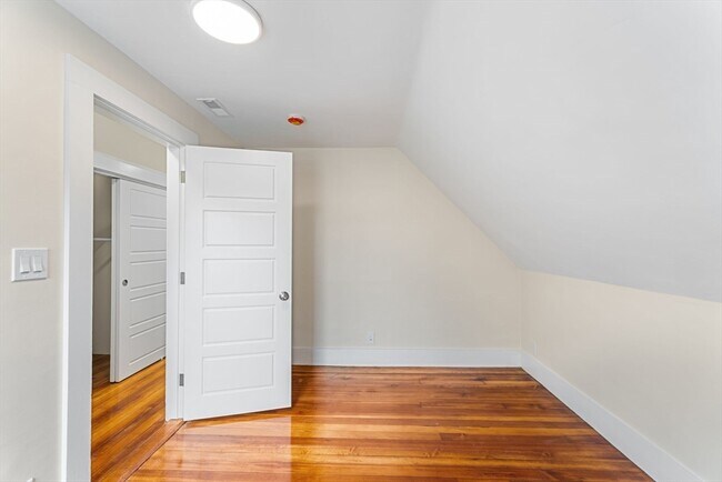 Building Photo - 29 Sylvan St