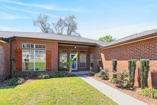 Building Photo - 1249 Northview Dr