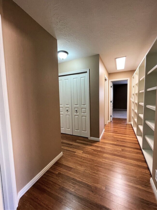 Building Photo - Beautiful 2 bed 2 bath home in the Woodbri...