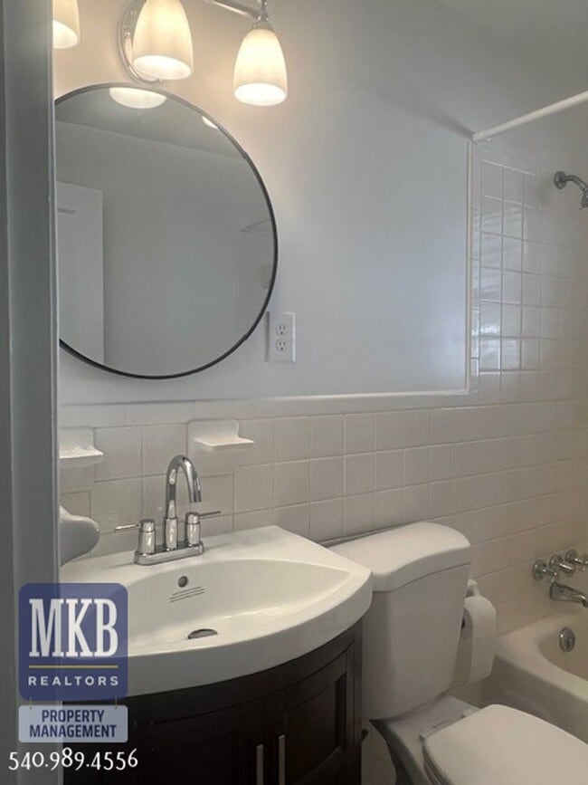 Building Photo - 6221 Shady Acres Dr