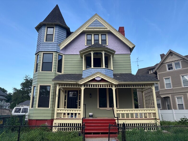 Building Photo - 205 Saint James Ave