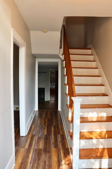 Building Photo - 407 Prince St