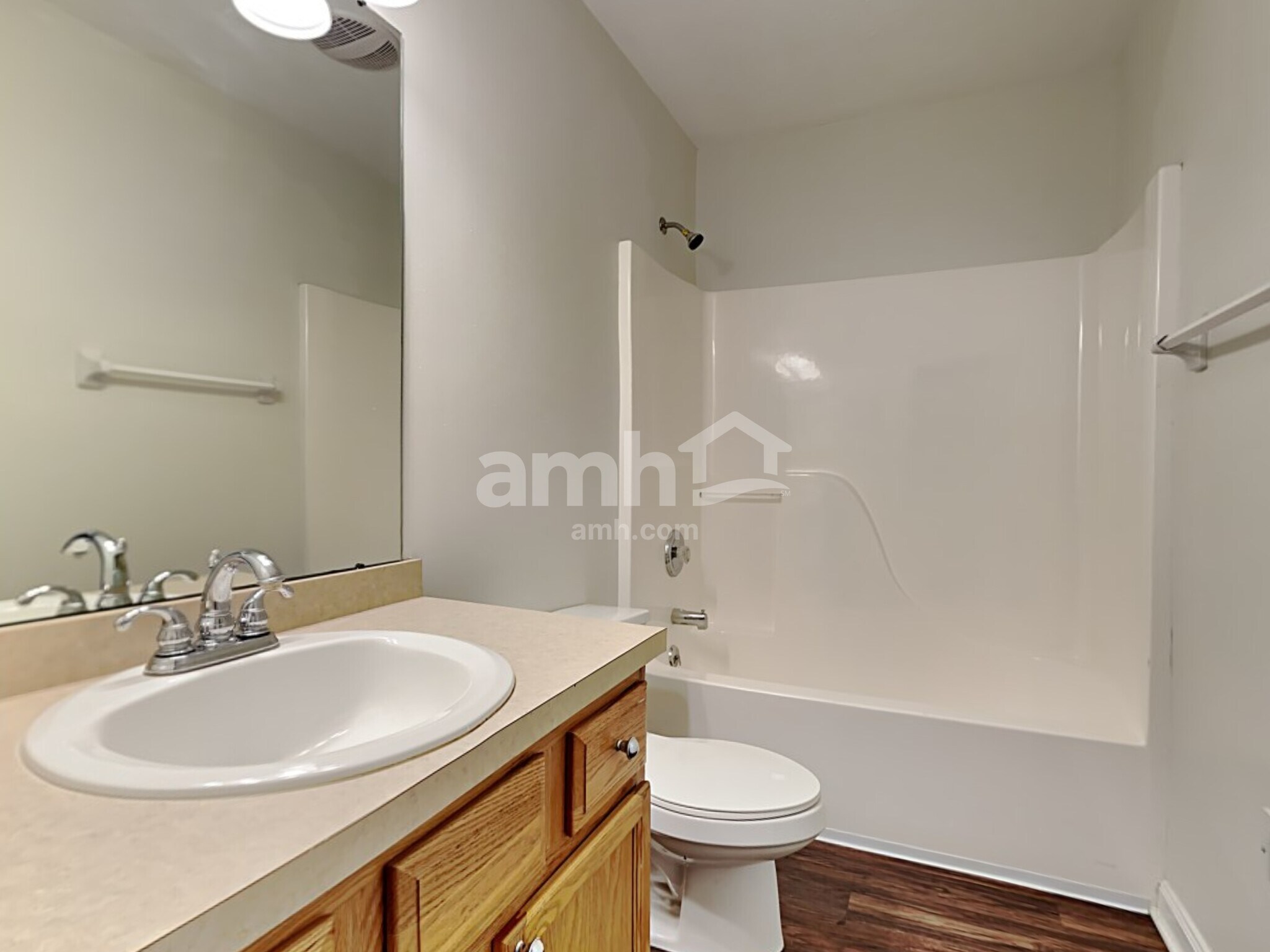 Building Photo - 6872 Sun Ridge Dr