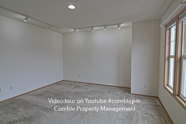 Building Photo - 25752 SE 41st Pl