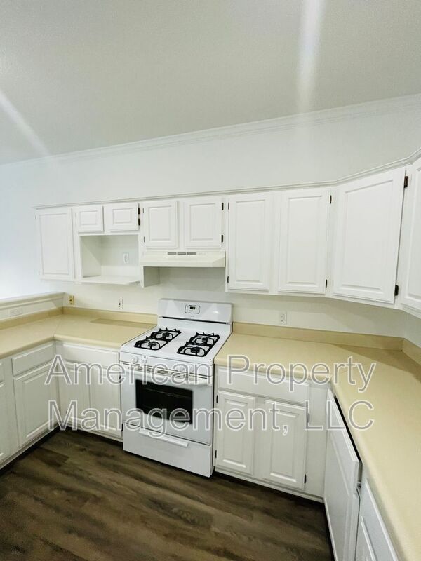 Building Photo - 5311 E 95th St