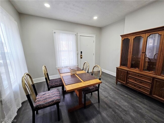 Building Photo - 10415 Bernard Ave