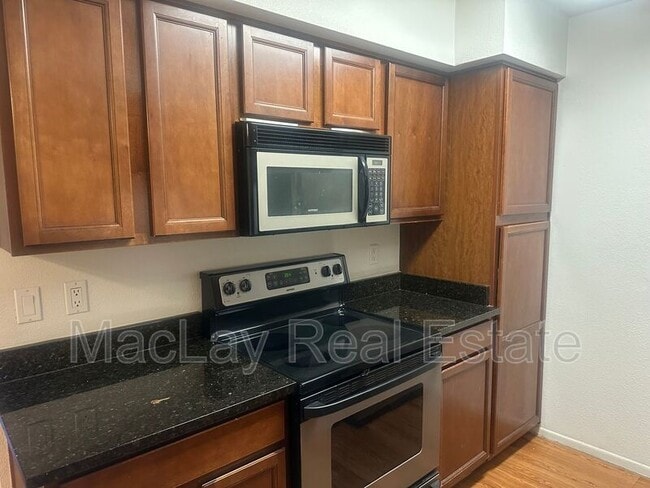 Building Photo - 2625 E Indian School Rd