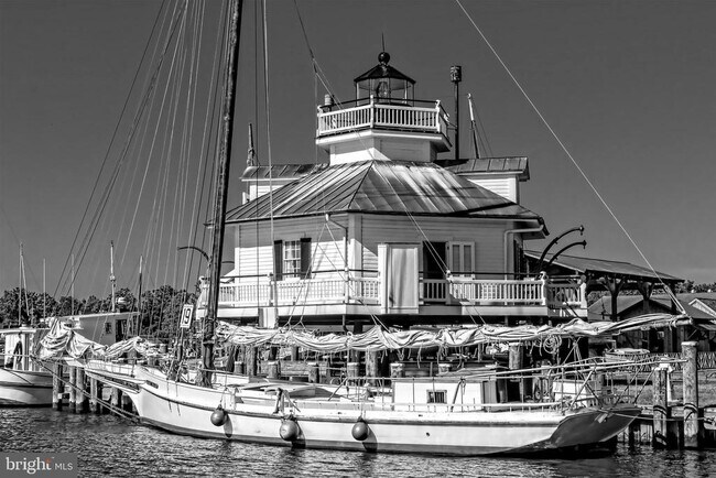 Building Photo - 742 Whitehall Beach Rd