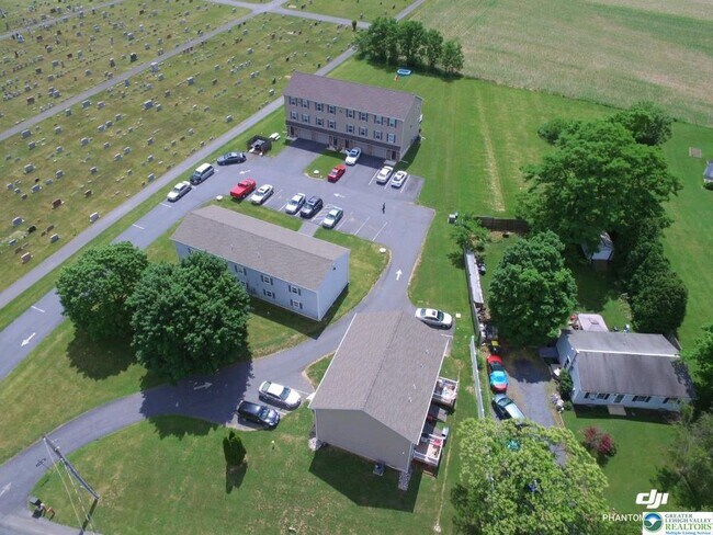 Building Photo - 7404 Allemaengel Rd