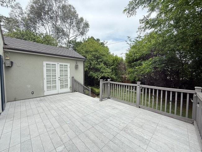 Building Photo - Rare Opportunity in the Heart of South Pas...