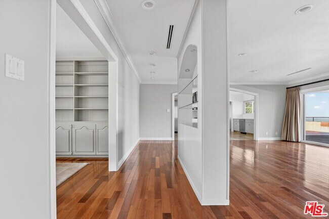 Building Photo - 4186 Regal Oak Dr