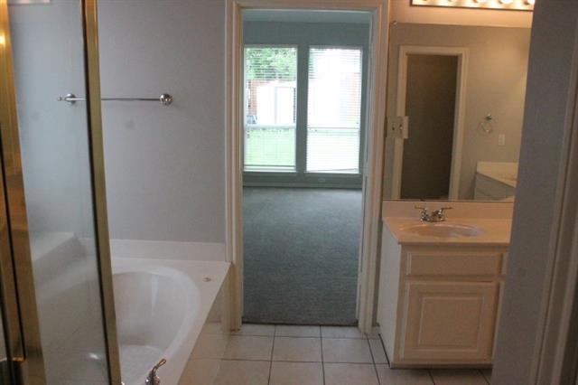 Building Photo - 3623 Rodale Way