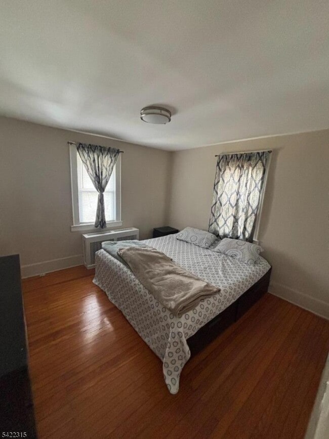 Building Photo - 61 Circle Dr