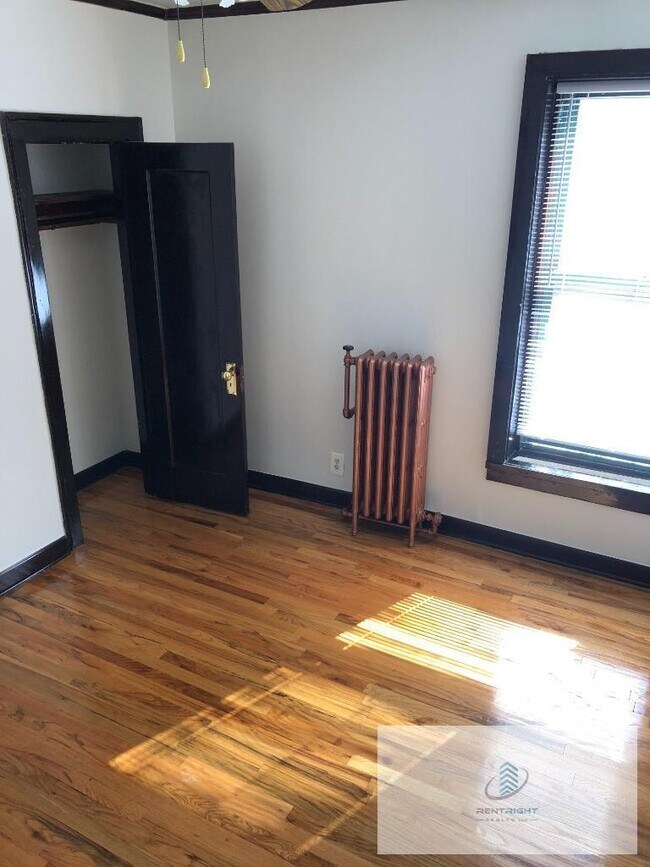Building Photo - 1 bedroom in CHICAGO IL 60626