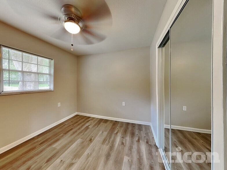 Building Photo - 2932 E 148th Ave