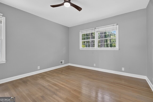 Building Photo - 4854 Springfield Dr