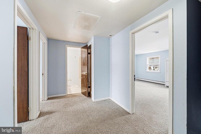 Building Photo - 507 E Airy St