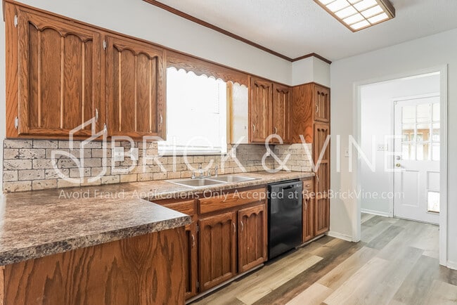 Building Photo - 2228 Cedarcrest Dr