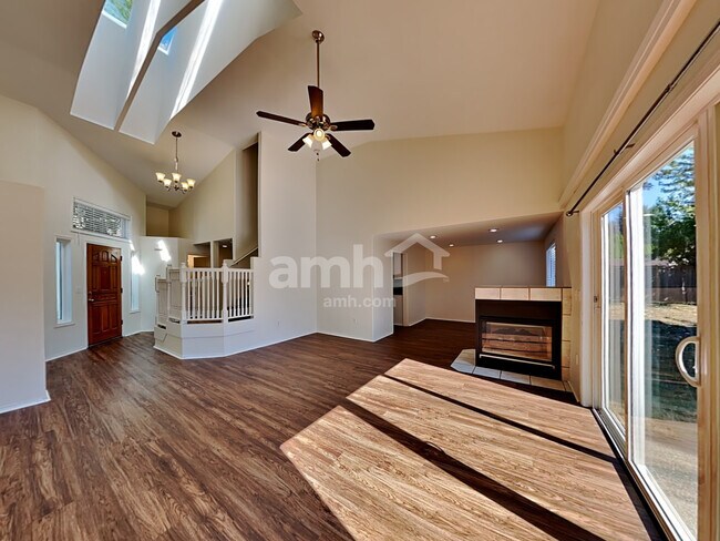 Building Photo - 5521 44th Ct SE