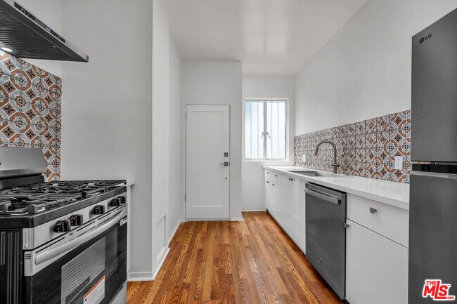 Building Photo - 10801 Lindbrook Dr