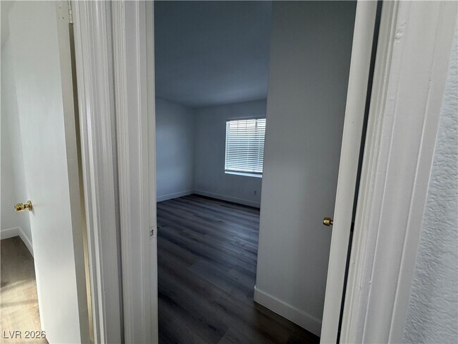 Building Photo - 7383 W Diablo Dr