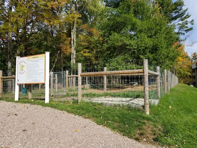 Building Photo - Village at Autumn Pond II: Corner 2 Bedroo...