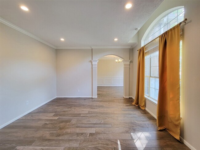 Building Photo - 31406 Capella Cir