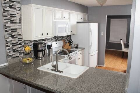 Building Photo - 4941 Arbor Ridge Dr