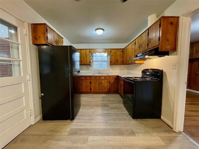 Building Photo - 6328 Oakview Ln