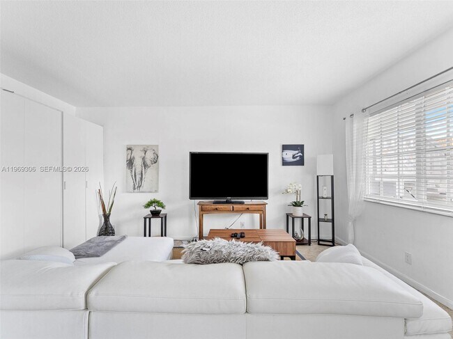 Building Photo - 3220 NE 10th St