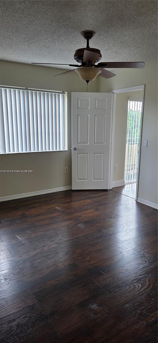 Building Photo - 2427 Centergate Dr