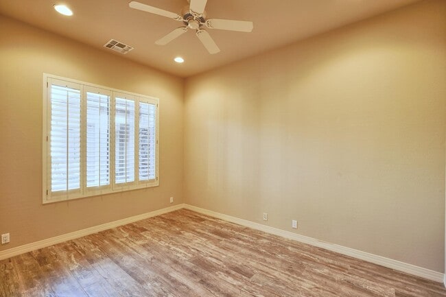 Building Photo - 7298 E Brisa Dr