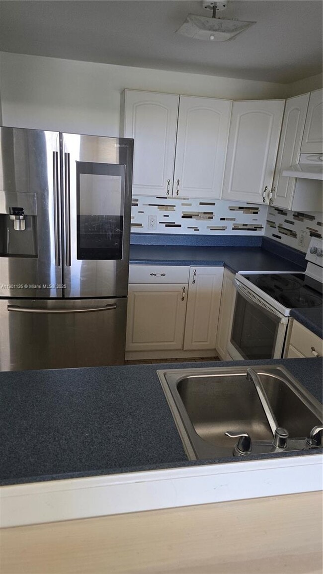 Building Photo - 13499 Biscayne Blvd