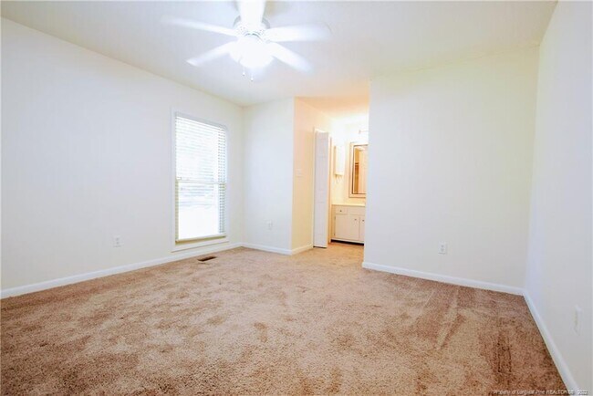 Building Photo - 2102 Forest Hills Dr