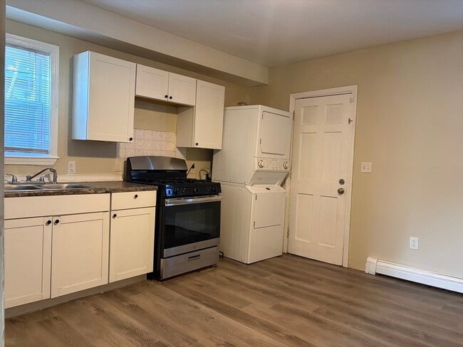 Building Photo - 36 Cork St