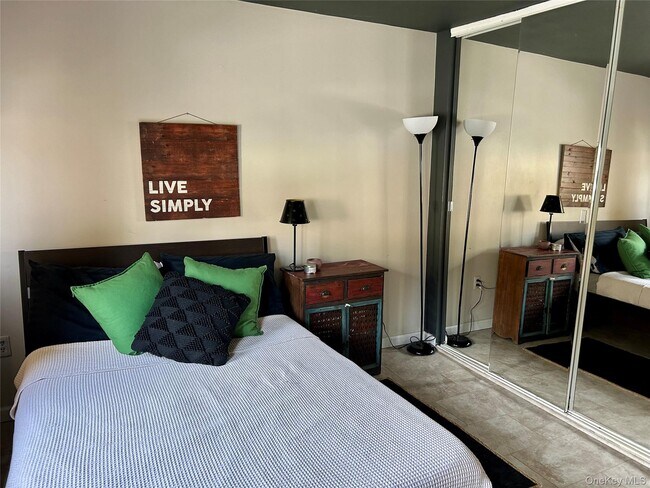 Building Photo - 40 Scarborough Ln