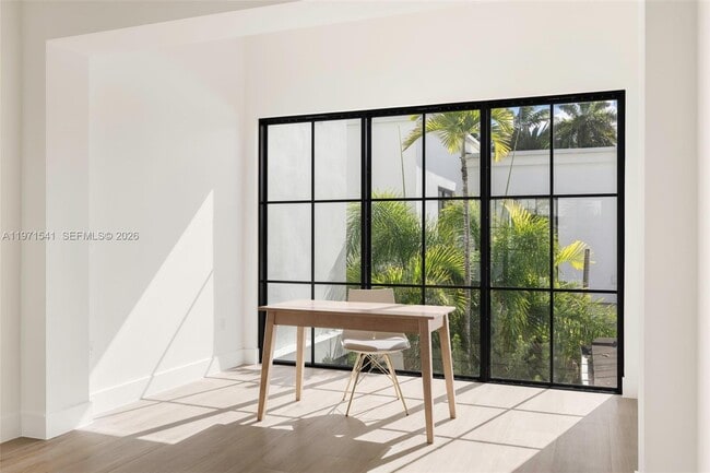 Building Photo - 885 NE 76th St