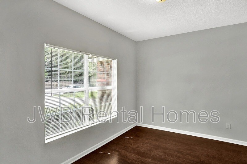 Building Photo - 12303 Harts Rd