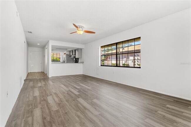 Building Photo - 13250 Ridge Rd S