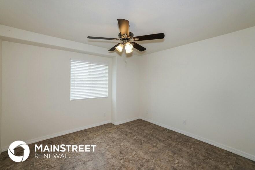 Building Photo - 5608 N 74th Dr