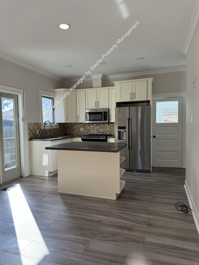 Building Photo - MOVE-IN READY 2+BR House in Prime NOBE neighborhood
