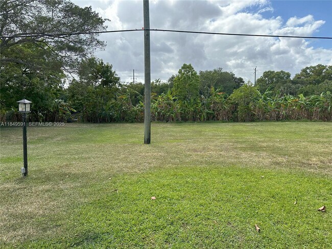 Building Photo - 450 NW 20th St