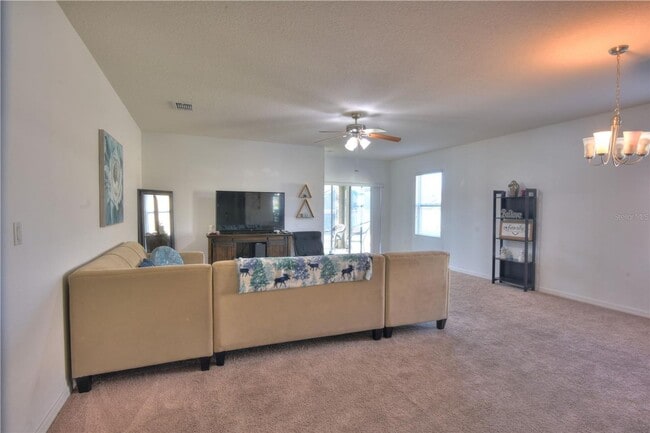 Building Photo - 3/2 Single Family Home located in a quiet ...