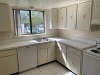 Building Photo - Courtview Garden Apartments