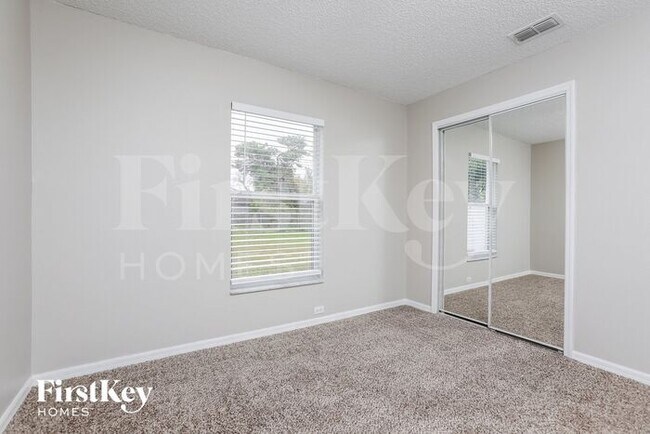 Building Photo - 3324 Sanborn Ln