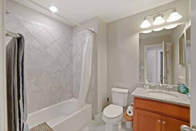 Building Photo - 503 Crown Park Ave