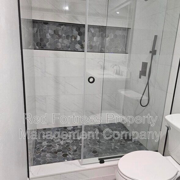 Building Photo - 15570 Beach Pebble Way